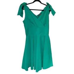 NEW - GownTown Vintage Classic Green Dress size 2XL